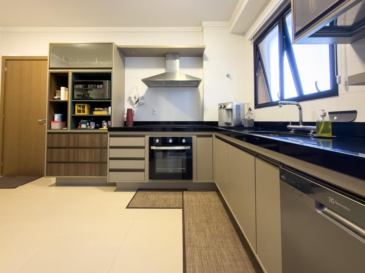 Apartamento à venda com 180m², 4 quartos e 3 vagas em Jardim Canadá, Ribeirão Preto